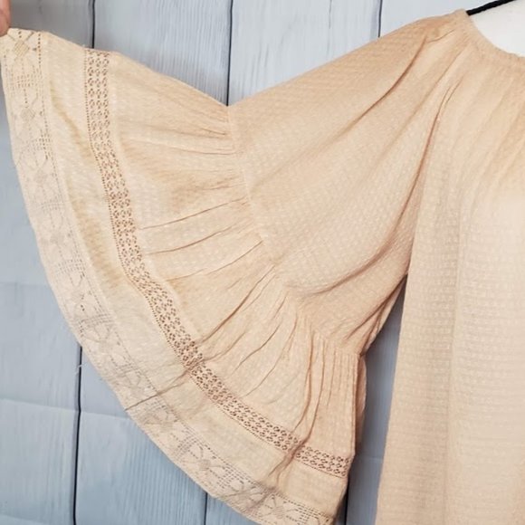 💛Zara💛 Bell Sleeve Champagne Shirt - Picture 5 of 6